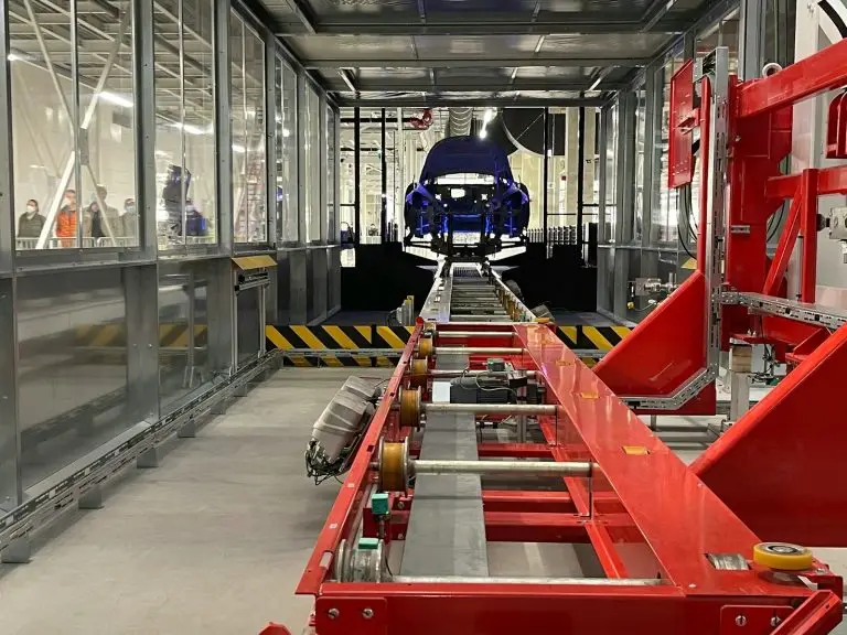 How to Value a Manufacturing Company: Equipment, Contracts, and Beyond
